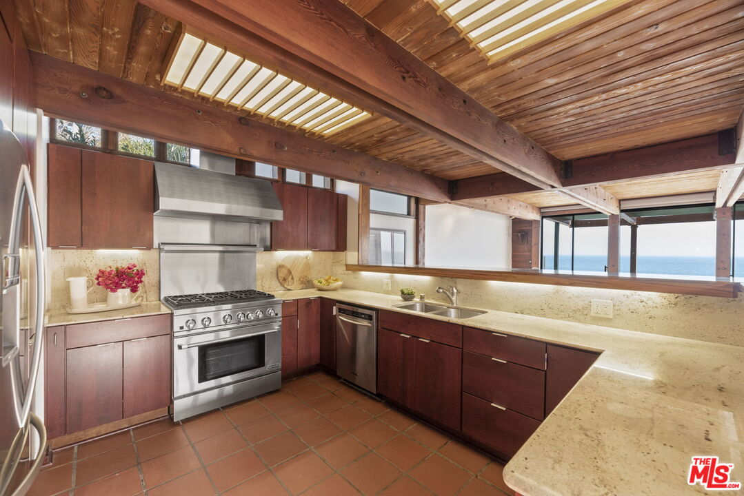 31648 Broad Beach Rd