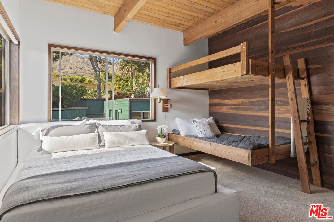 31648 Broad Beach Rd