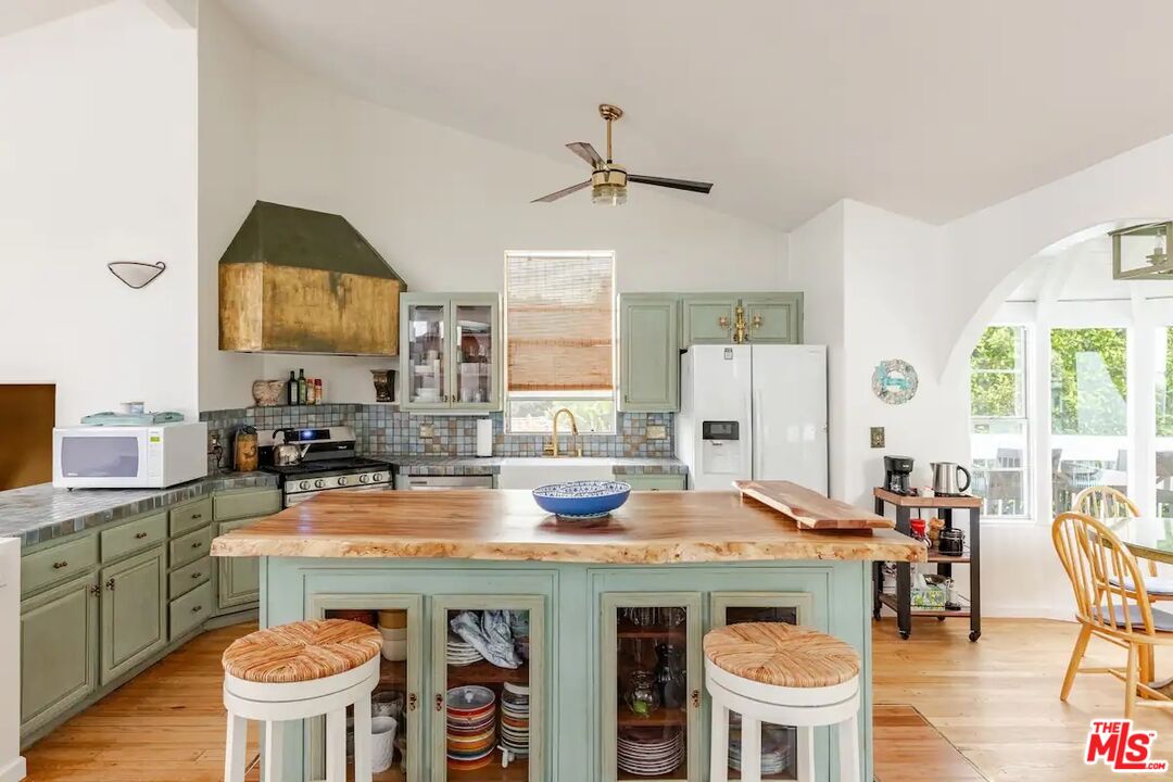 21625 Pacific Coast Hwy