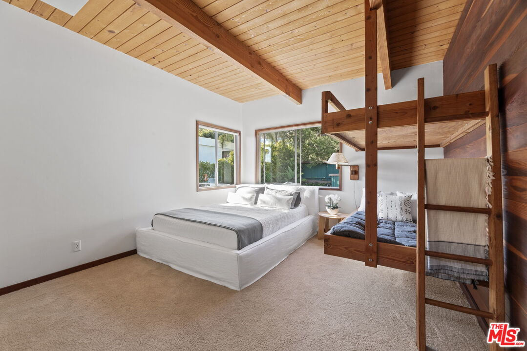 31648 Broad Beach Rd