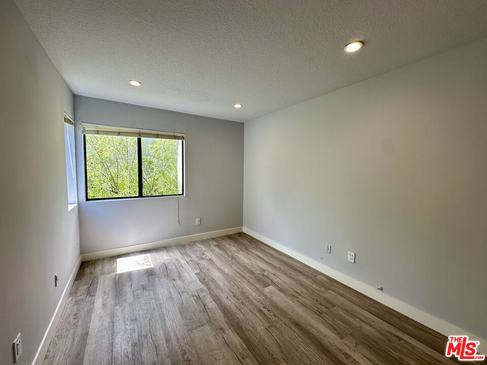 4271 Las Virgenes Rd Unit: 7