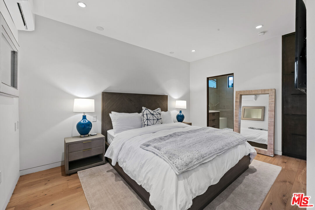 24146 Malibu Rd