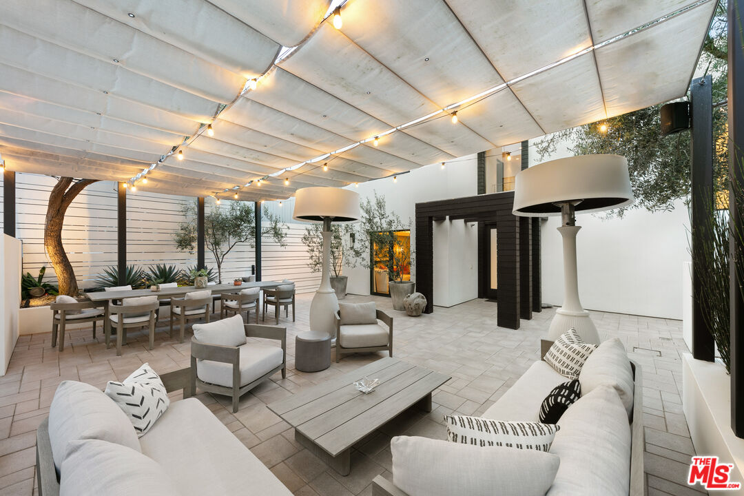24146 Malibu Rd