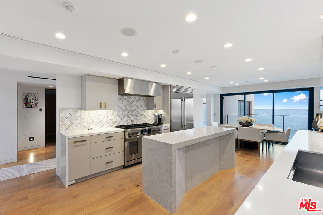 24146 Malibu Rd