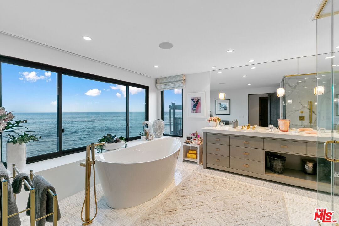 24146 Malibu Rd