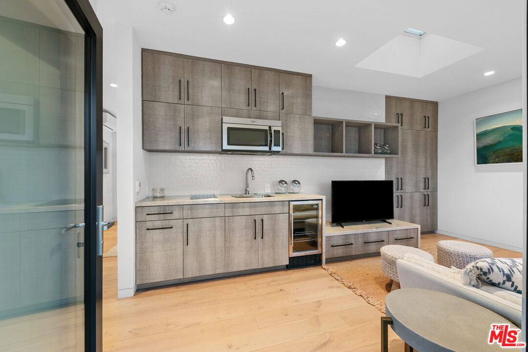 24146 Malibu Rd