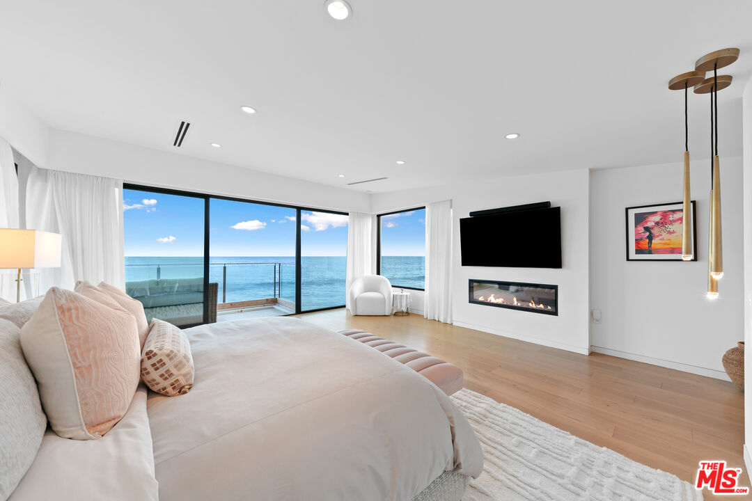 24146 Malibu Rd