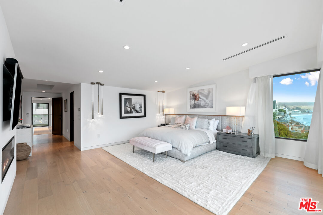 24146 Malibu Rd