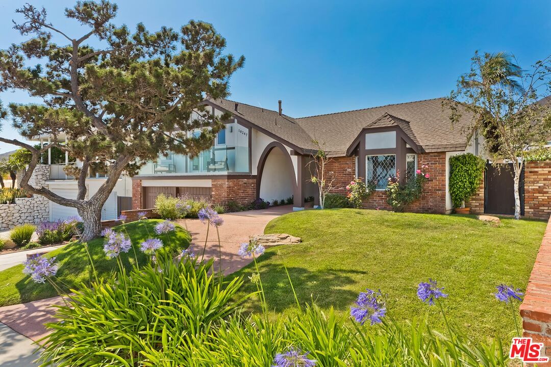18247 Wakecrest Dr