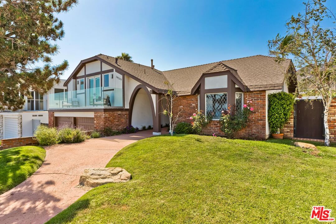 18247 Wakecrest Dr