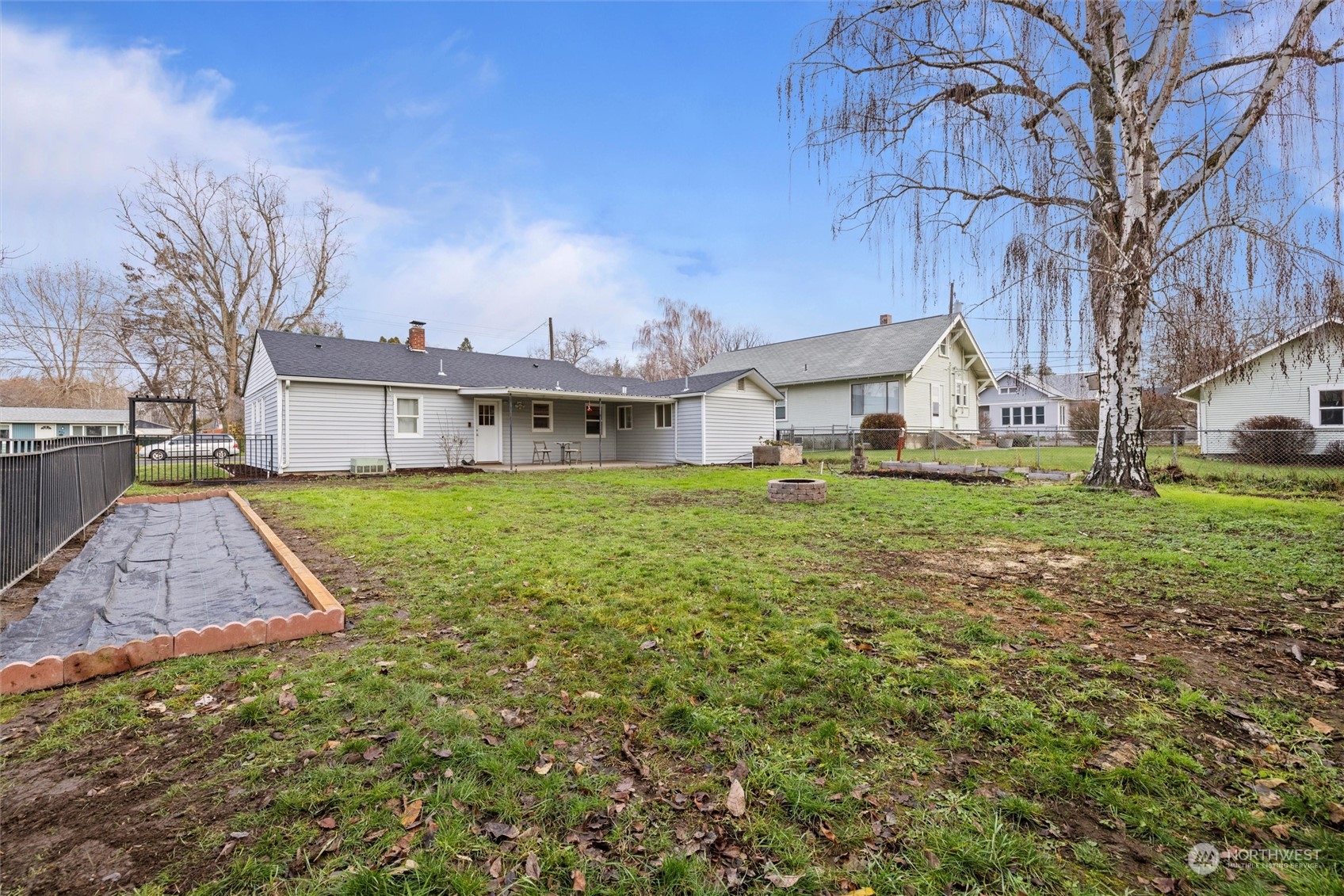 836 Pleasant Street
