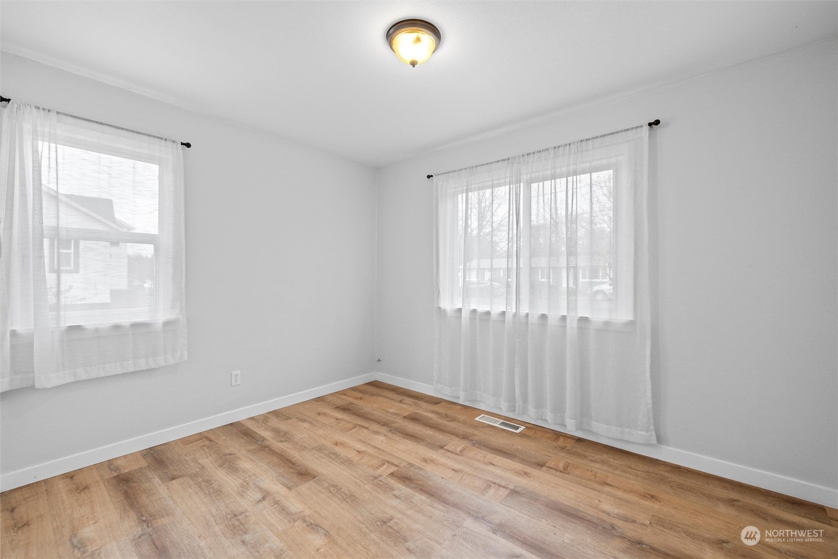836 Pleasant Street