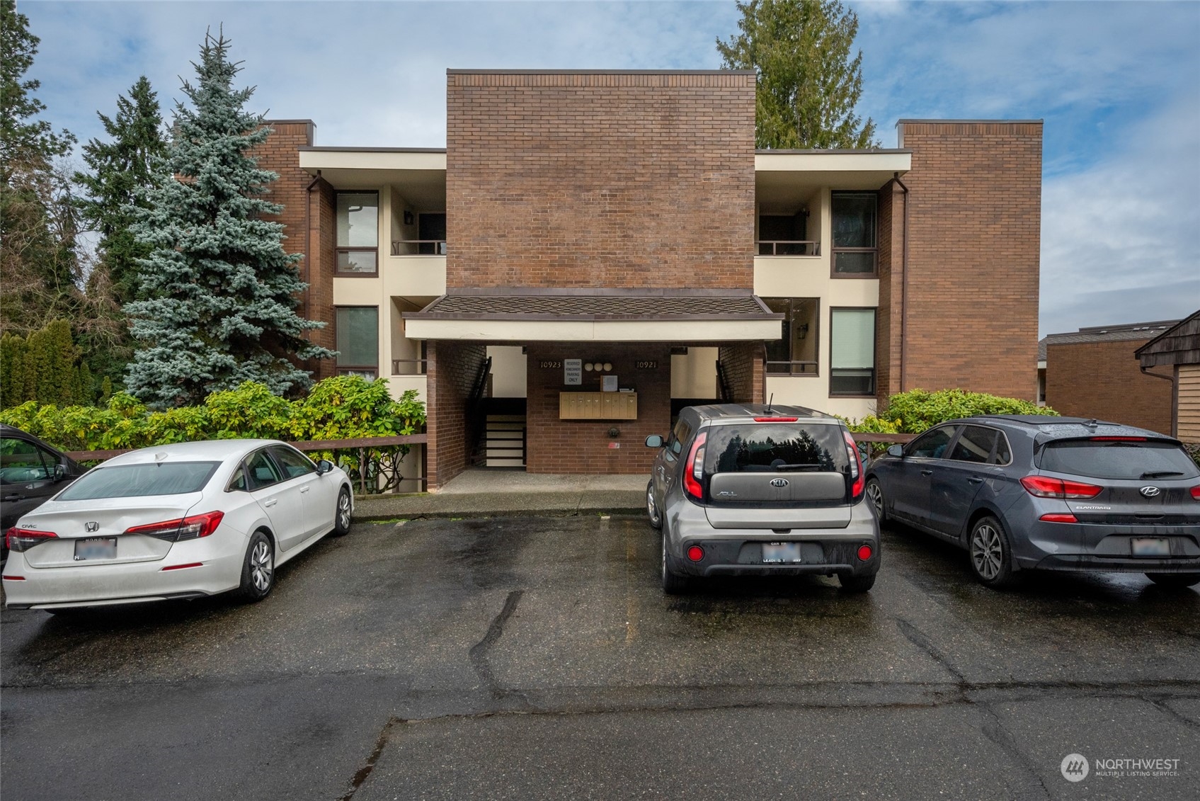 10921 Glen Acres Drive S Unit: C