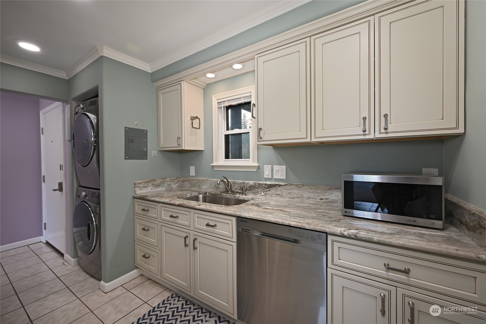 10921 Glen Acres Drive S Unit: C