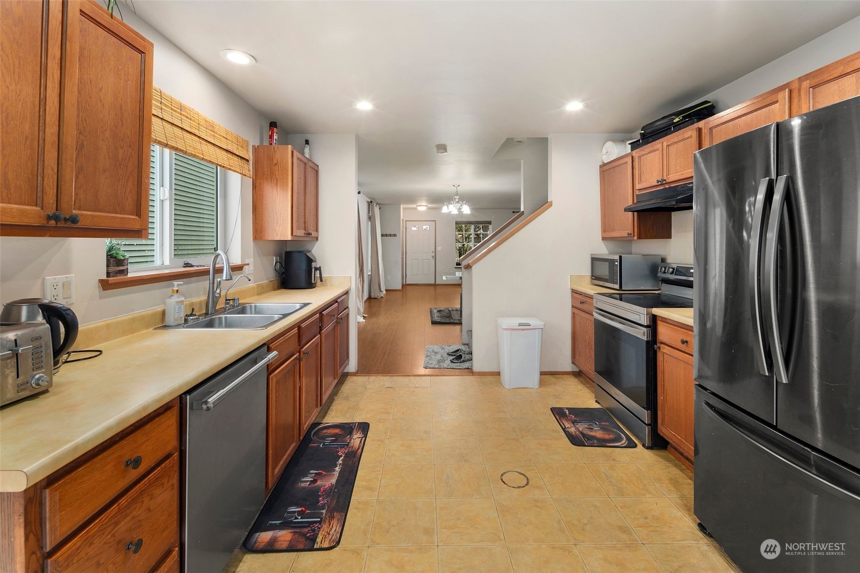 1734 E 40th Street