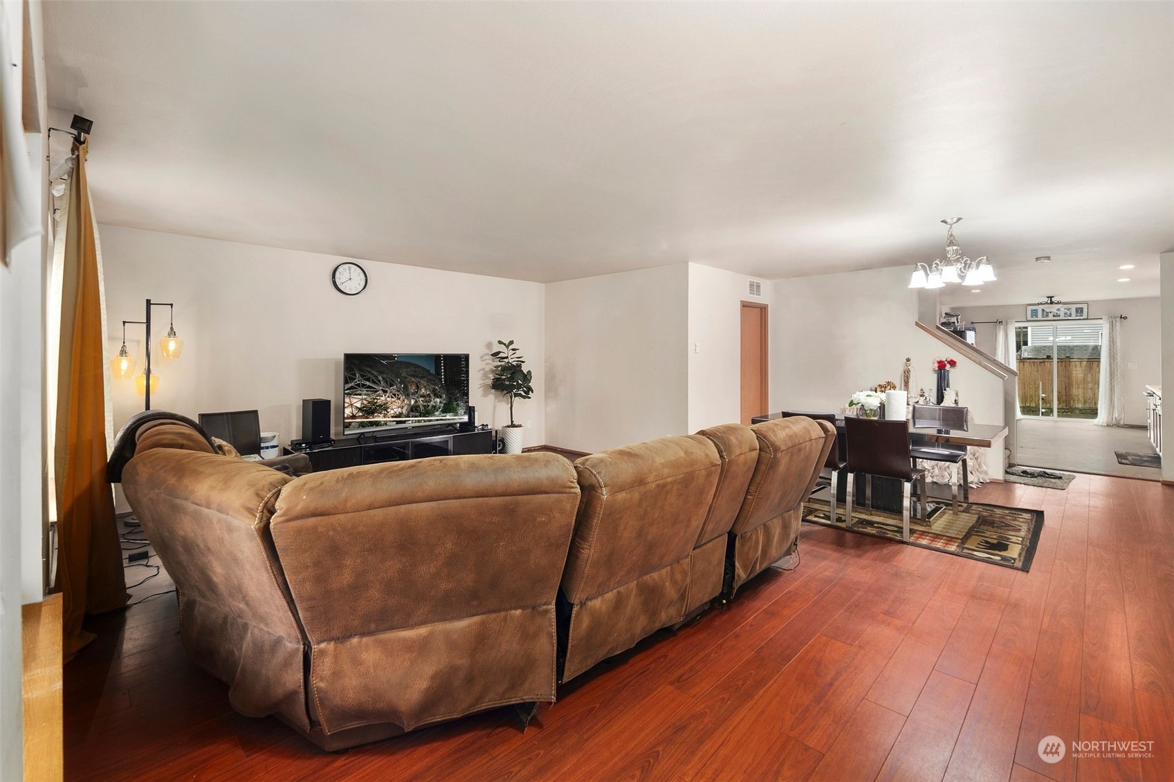 1734 E 40th Street