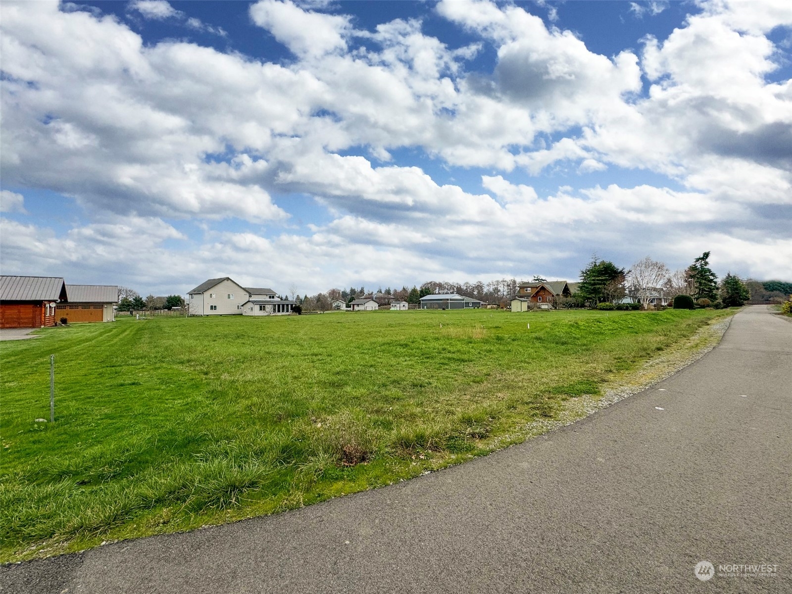 999 Macawa Trail