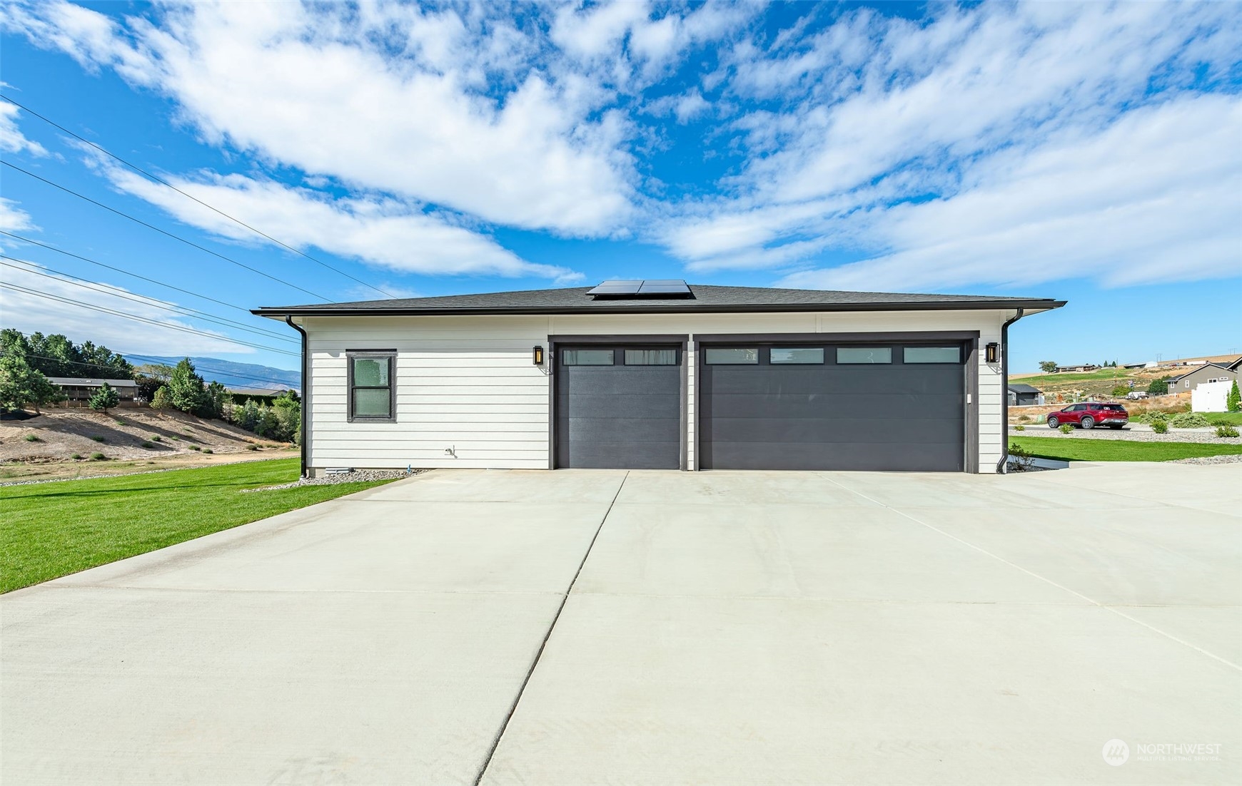 834 N Newport Loop