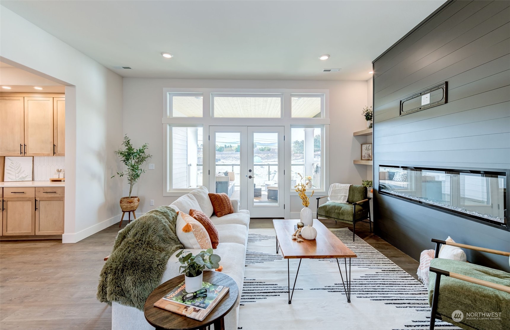 834 N Newport Loop