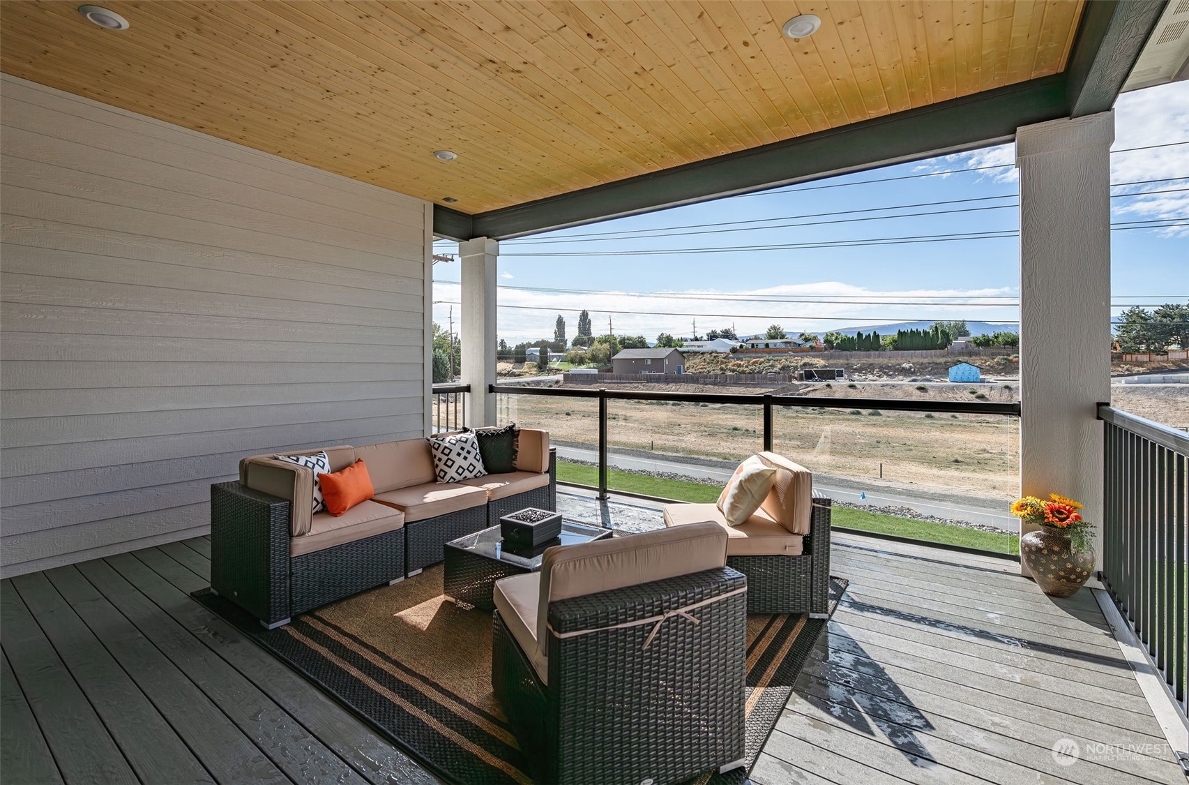 834 N Newport Loop