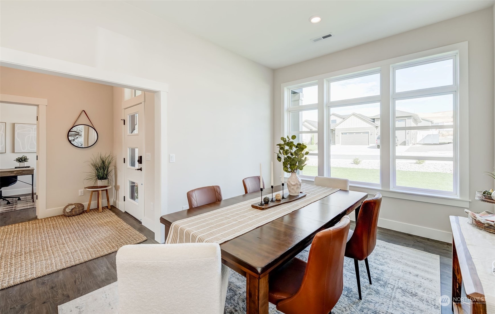 834 N Newport Loop
