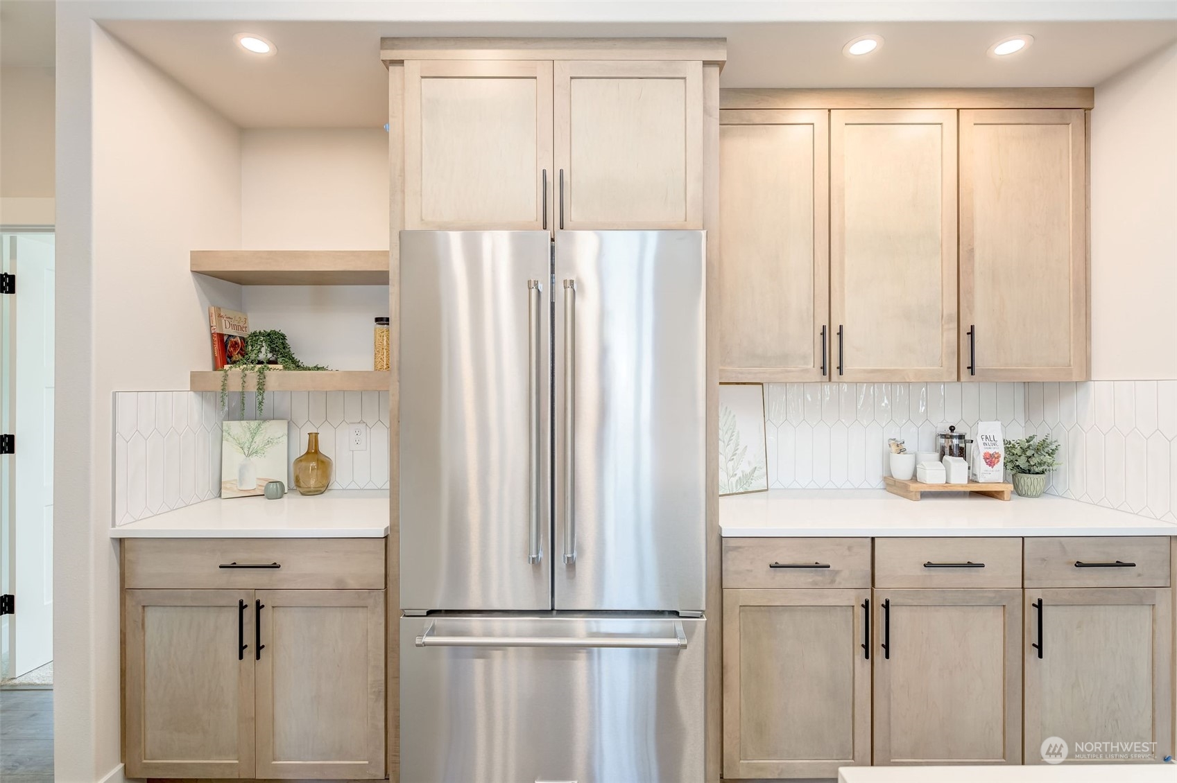 834 N Newport Loop