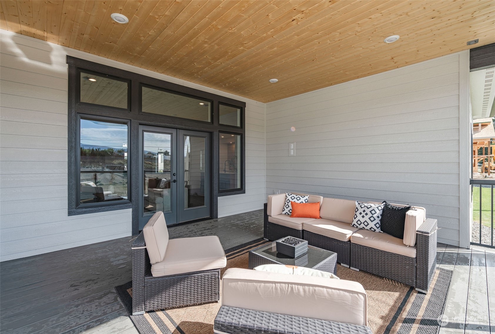 834 N Newport Loop