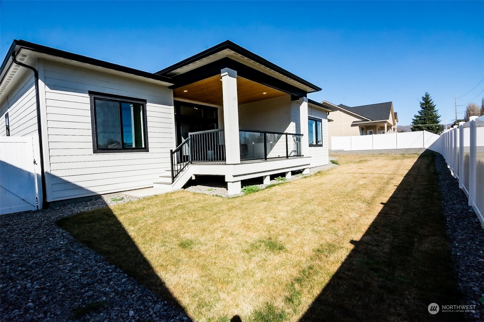 834 N Newport Loop
