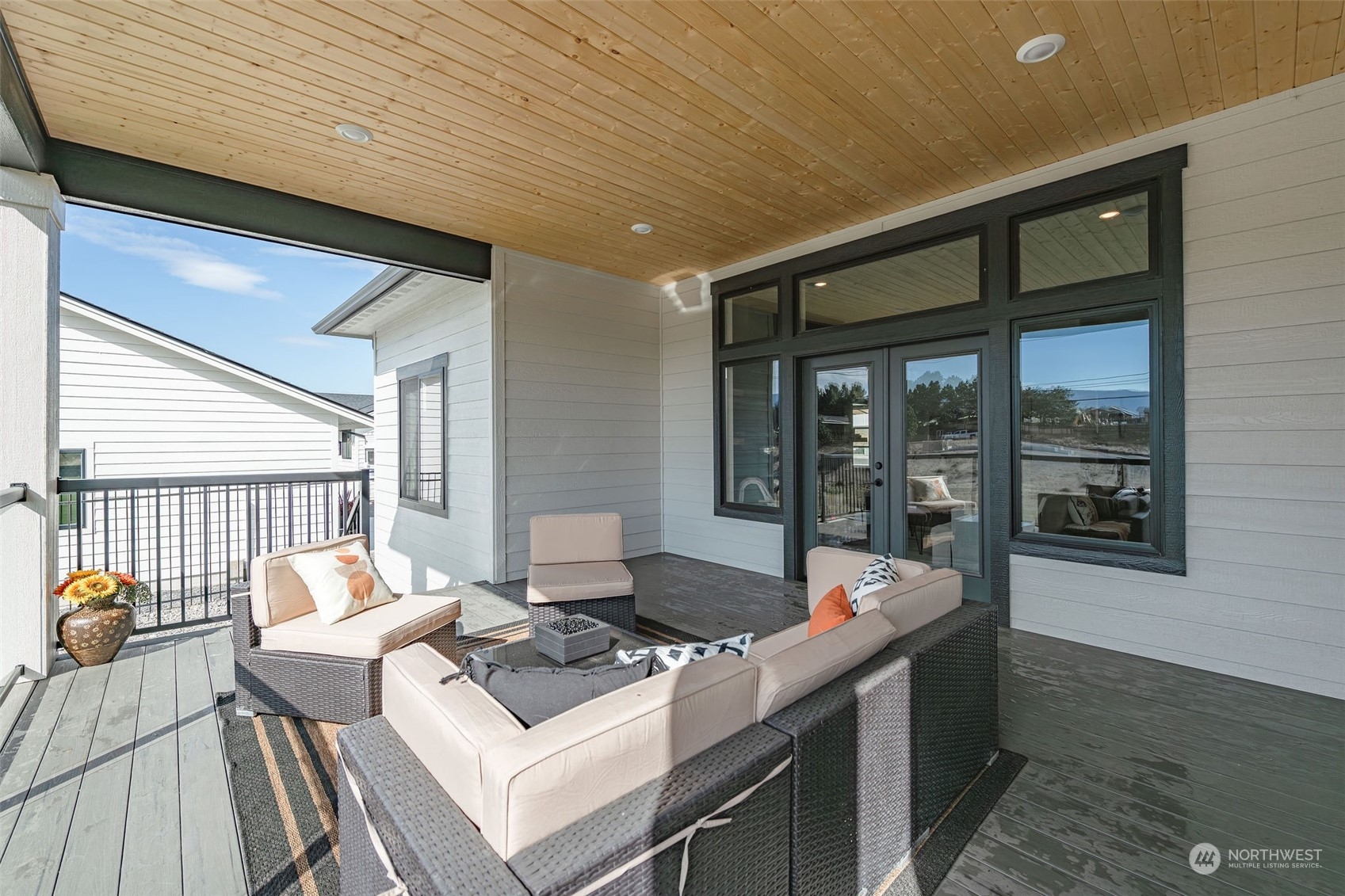 834 N Newport Loop