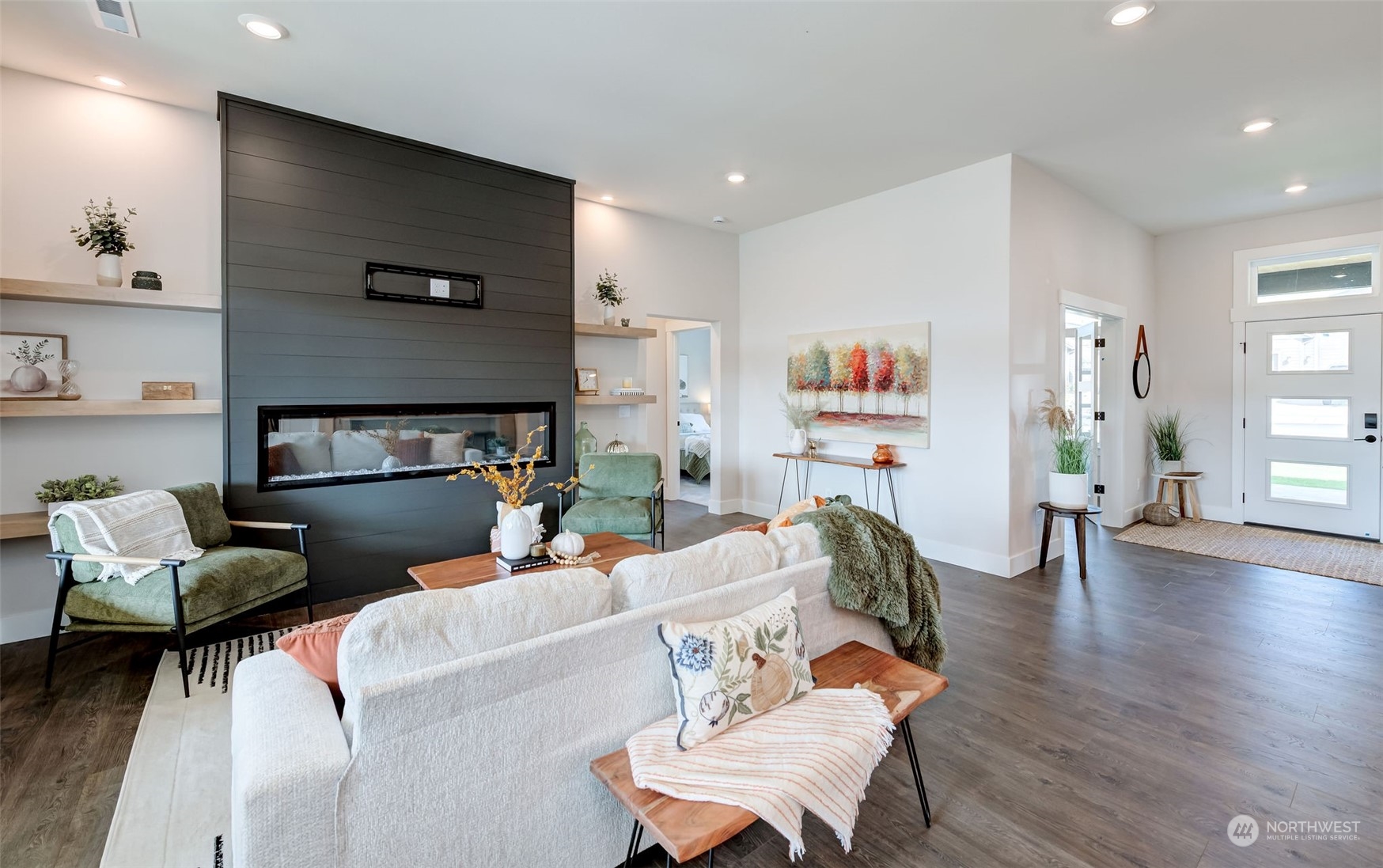 834 N Newport Loop