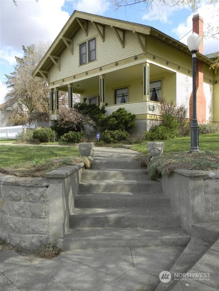 402 E 2nd Avenue