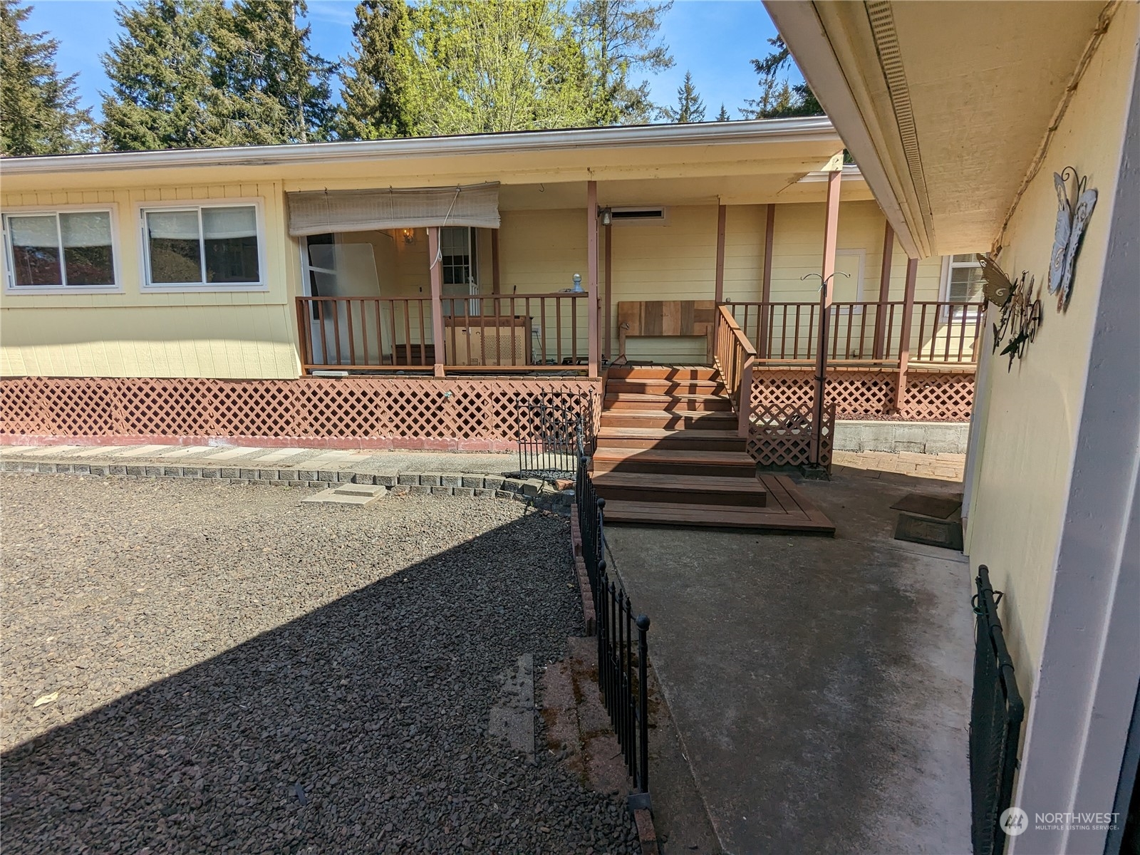 51 SE Canna Place