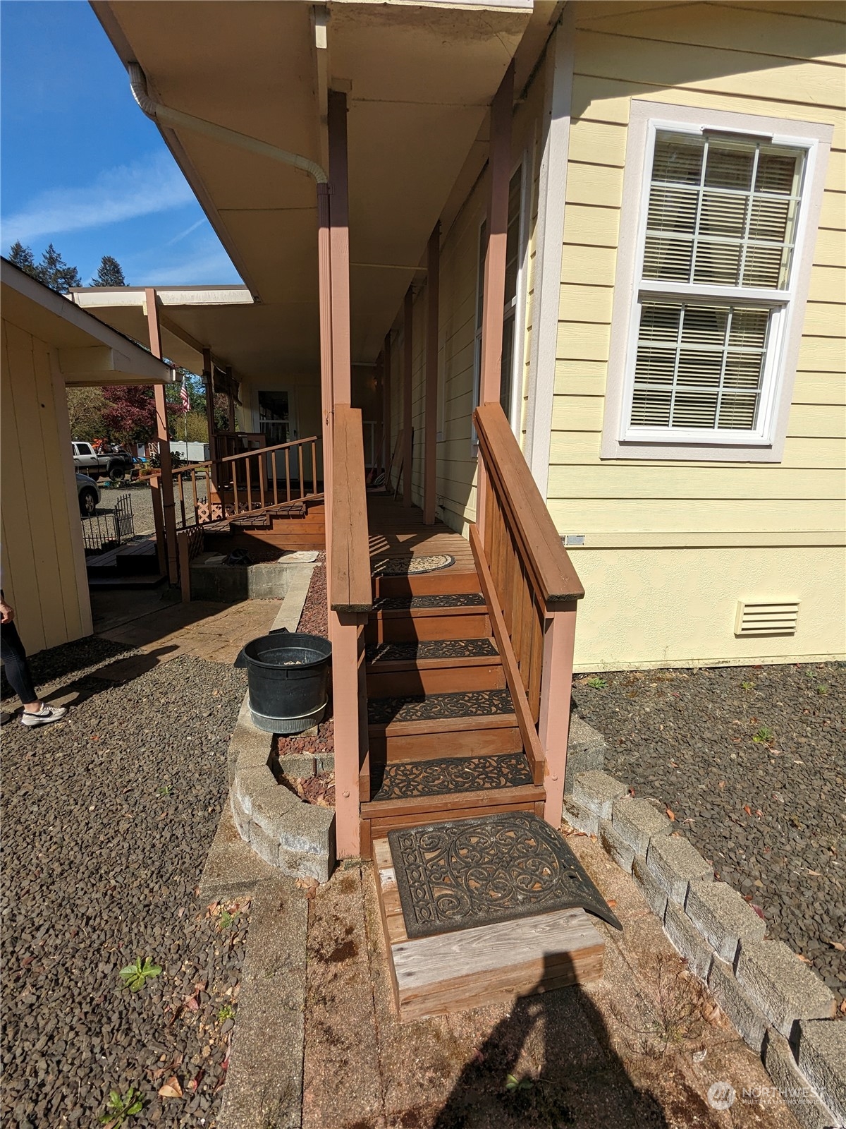 51 SE Canna Place