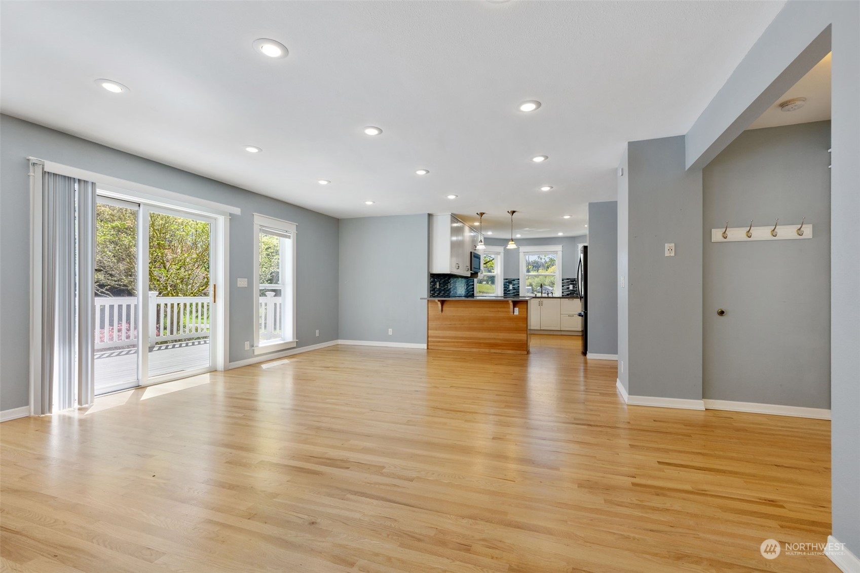 933 SW Harper Road
