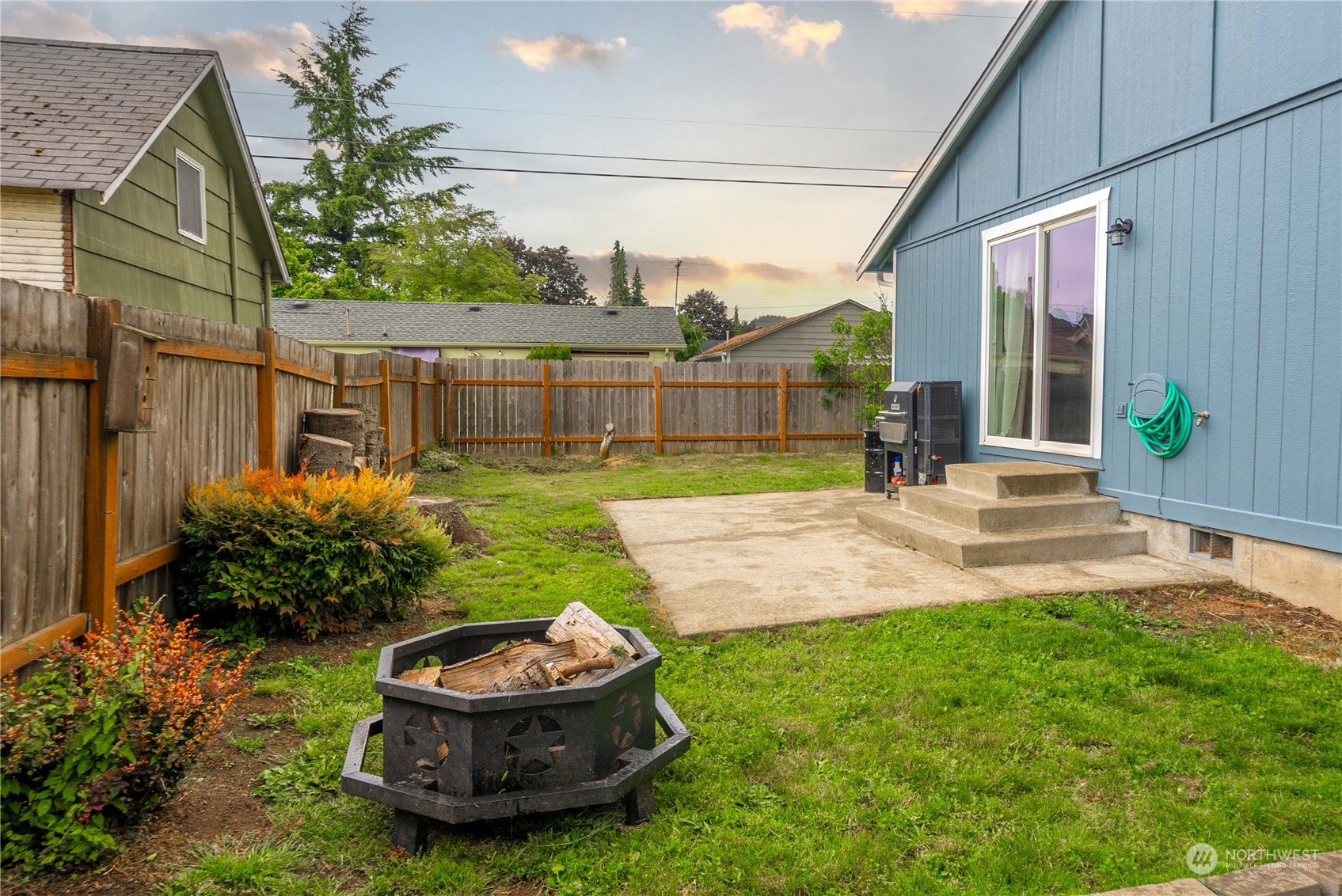 715 4th Avenue SW