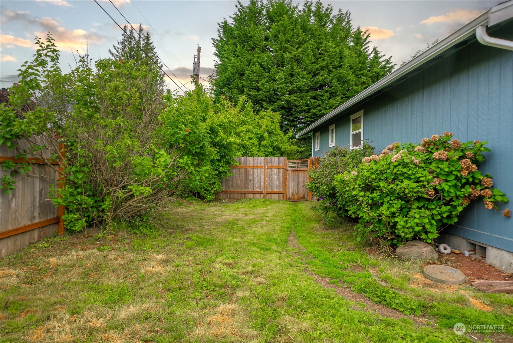 715 4th Avenue SW