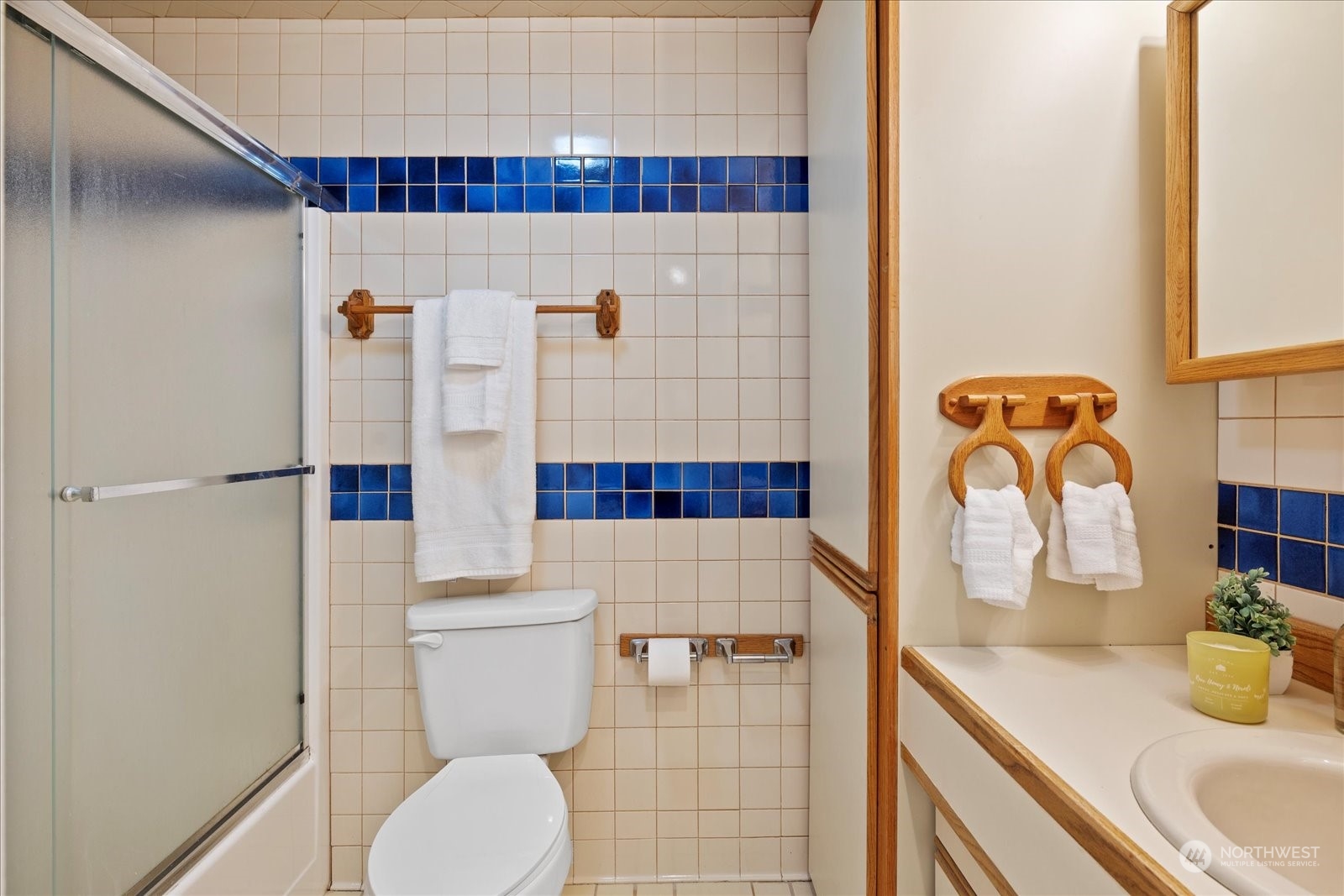221 E Hyak Drive Unit: 402
