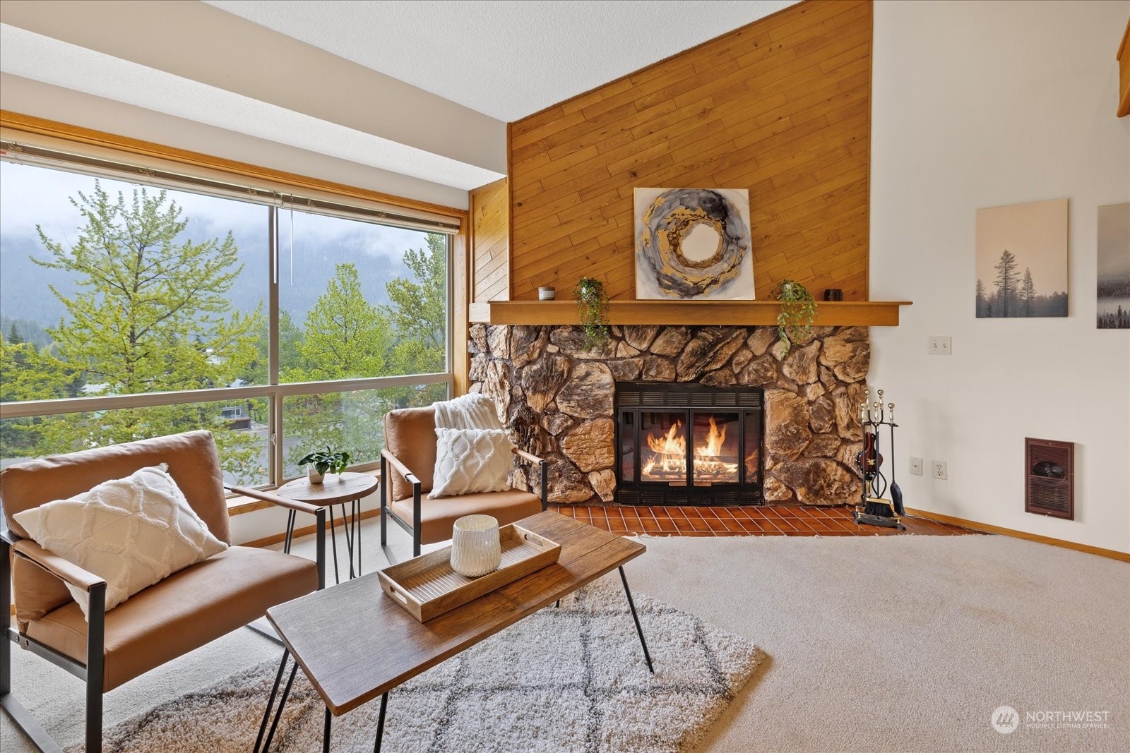 221 E Hyak Drive Unit: 402