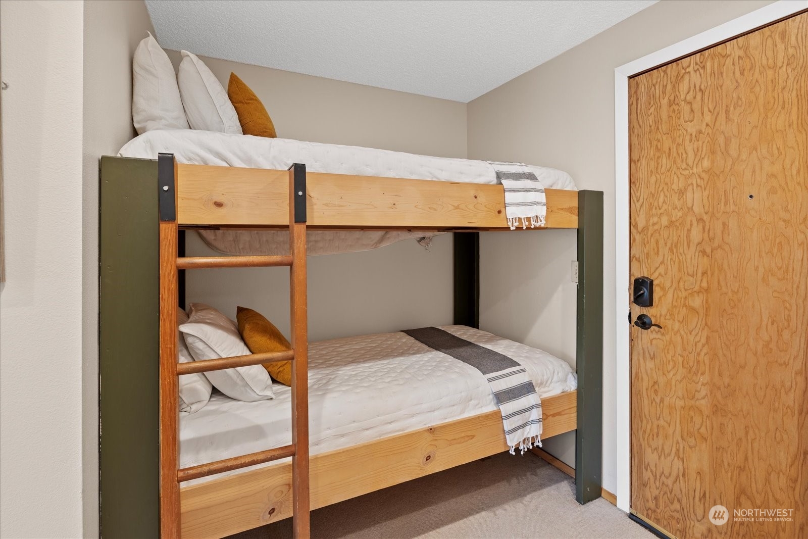 221 E Hyak Drive Unit: 402