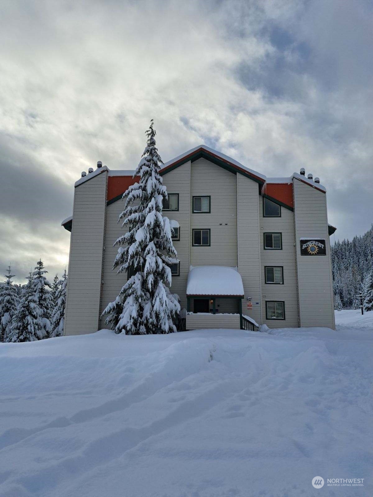 221 E Hyak Drive Unit: 402