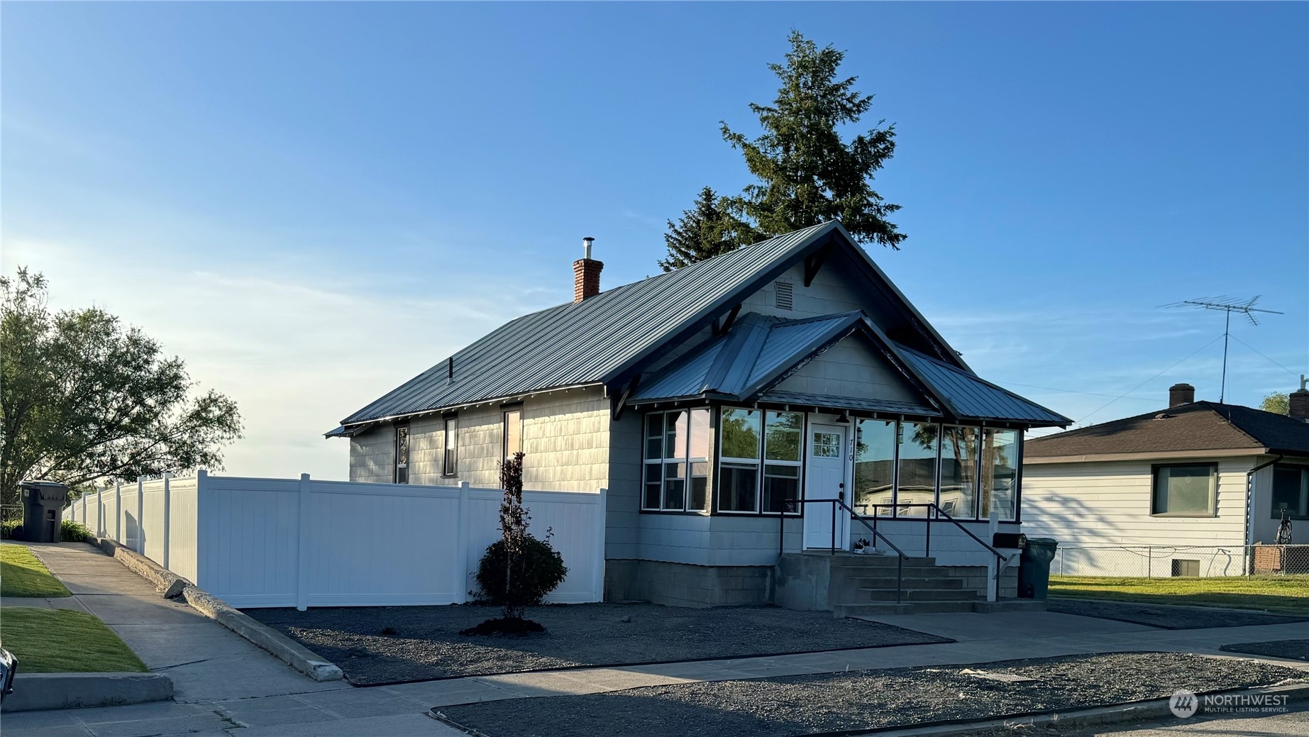 710 W Main Avenue