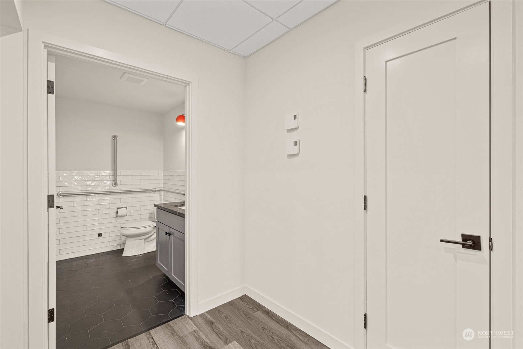 5036 California Avenue SW Unit: A