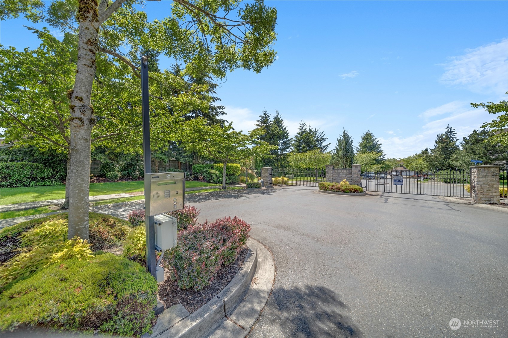 6629 Elizabeth Loop SE