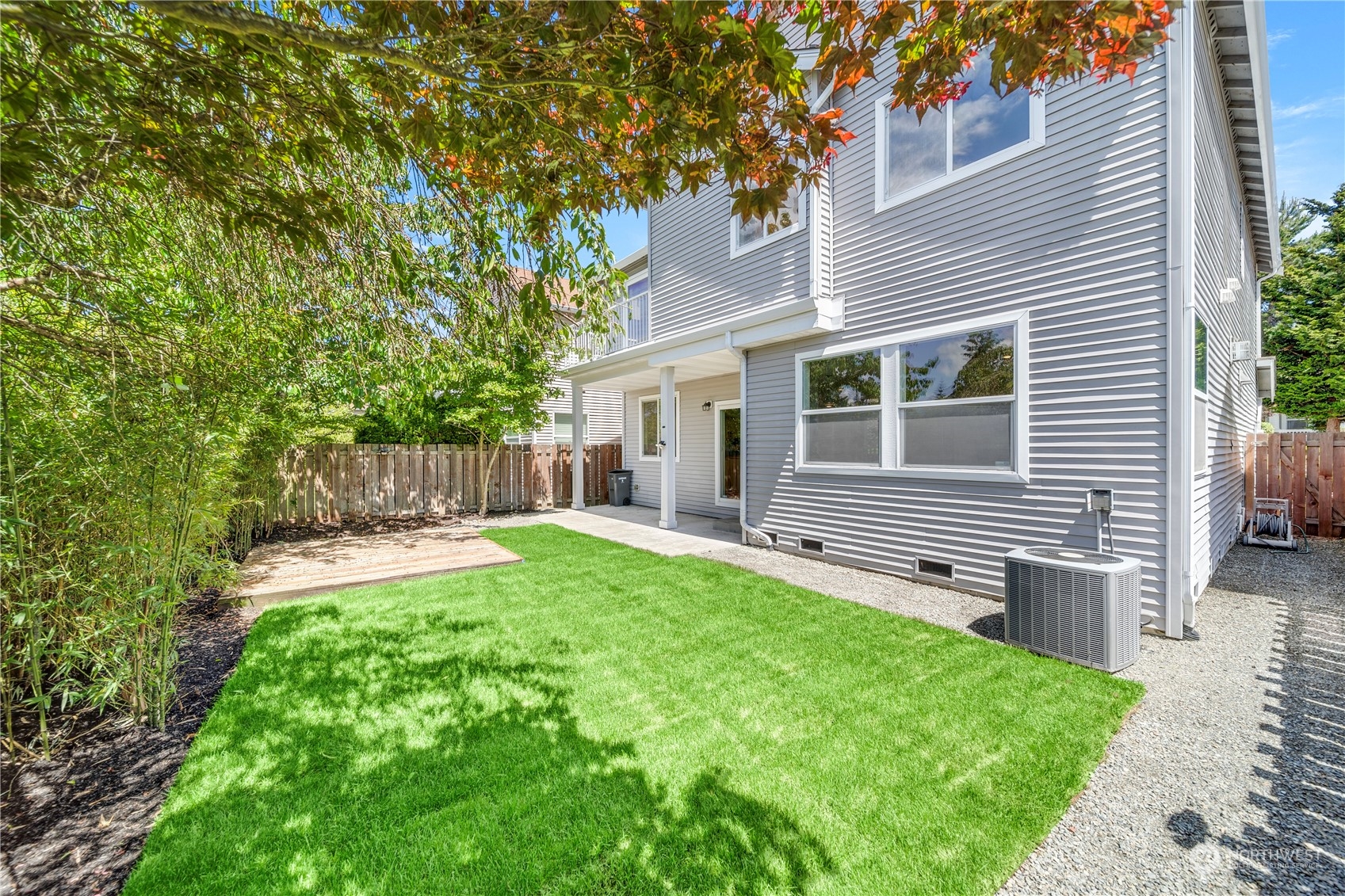 6629 Elizabeth Loop SE