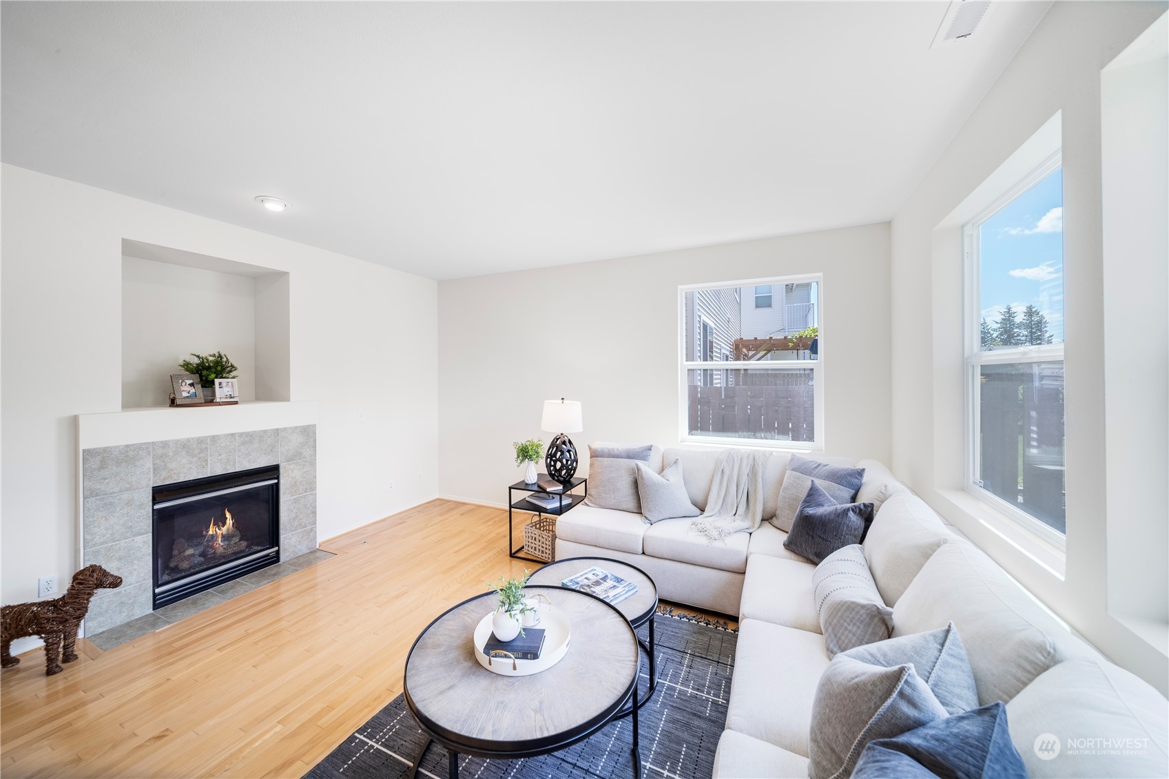 6629 Elizabeth Loop SE