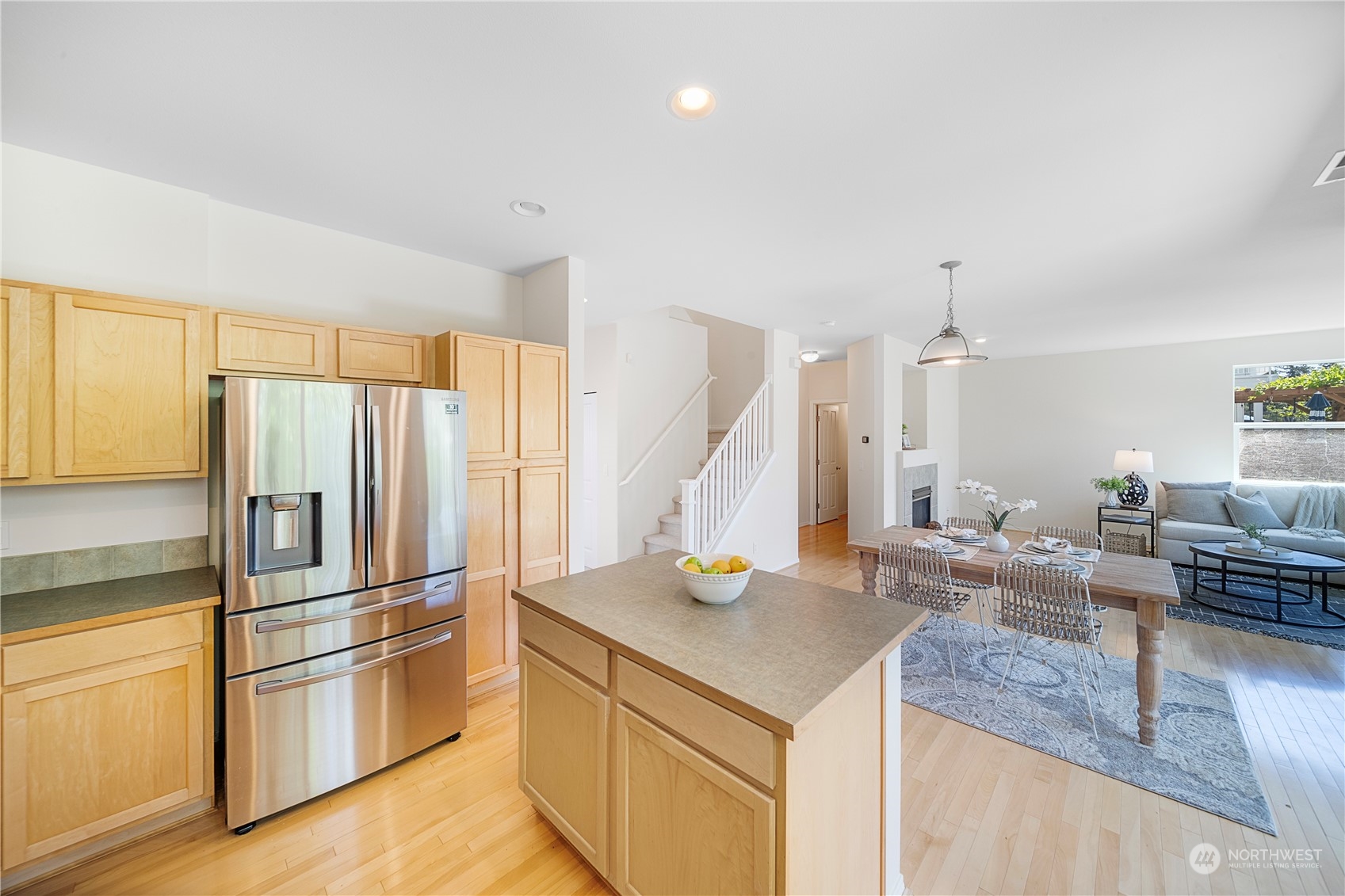 6629 Elizabeth Loop SE