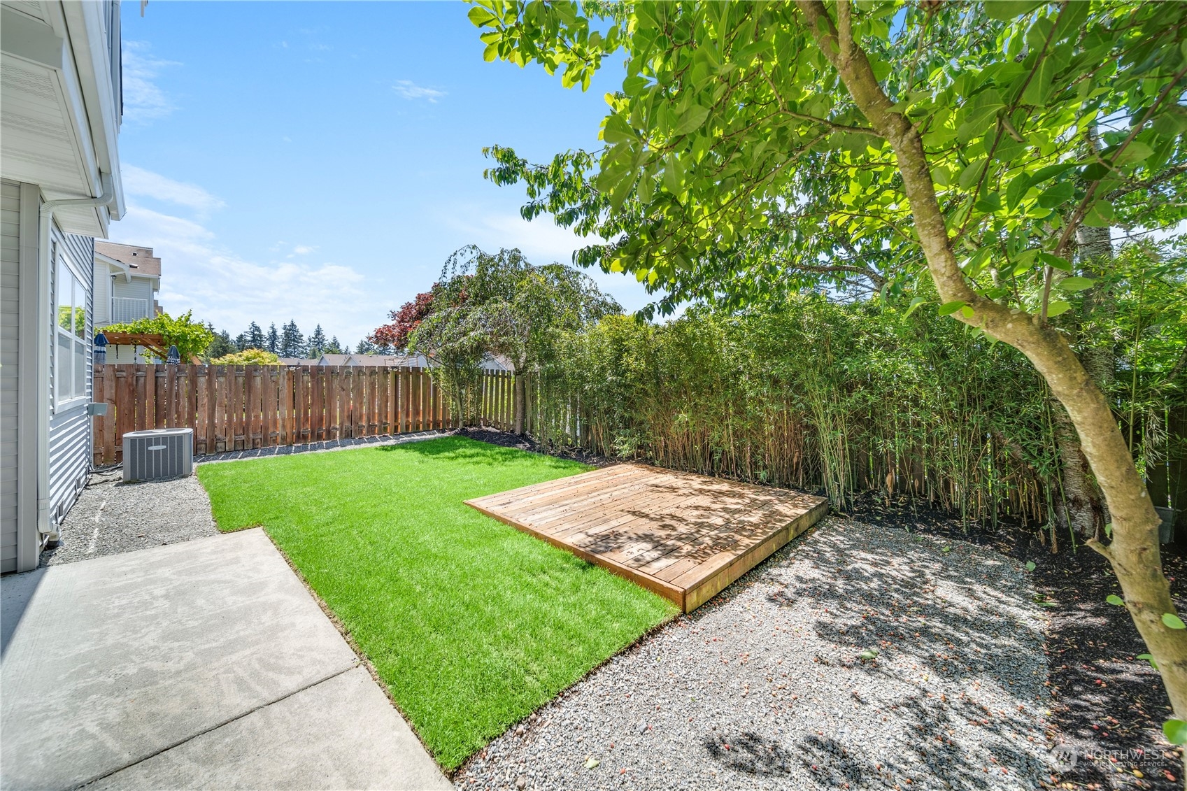 6629 Elizabeth Loop SE