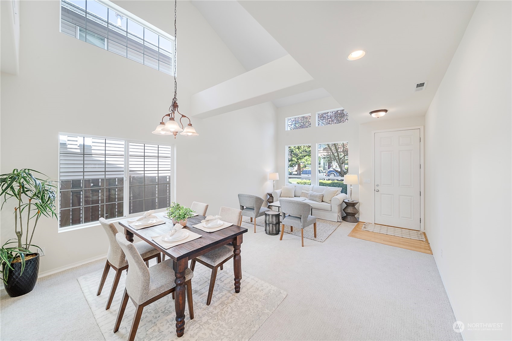 6629 Elizabeth Loop SE