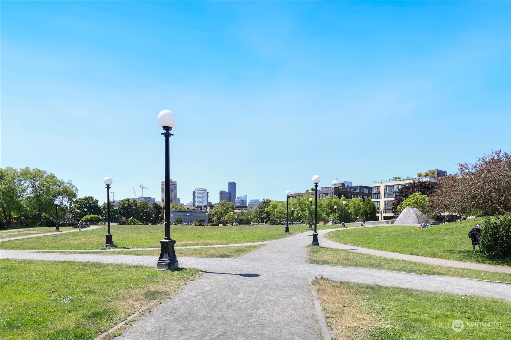 1107 E Denny Way Unit: B7