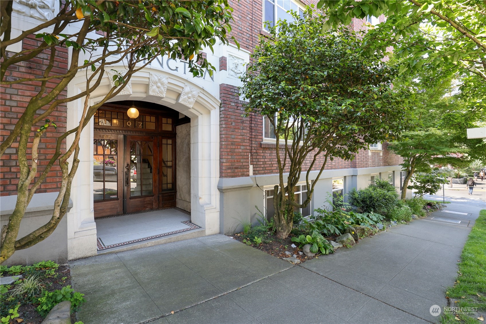 1107 E Denny Way Unit: B7